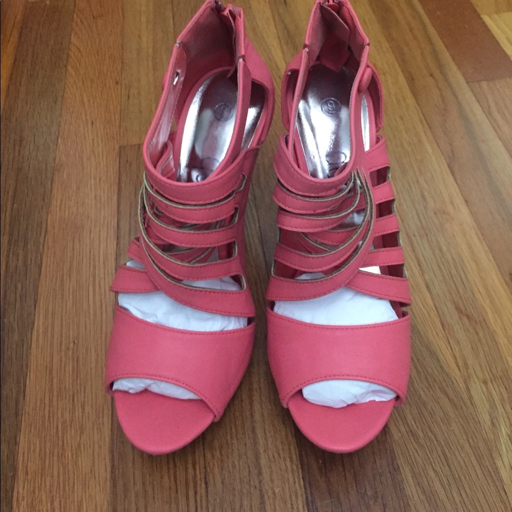 Pink shoes - Picture 2 of 6